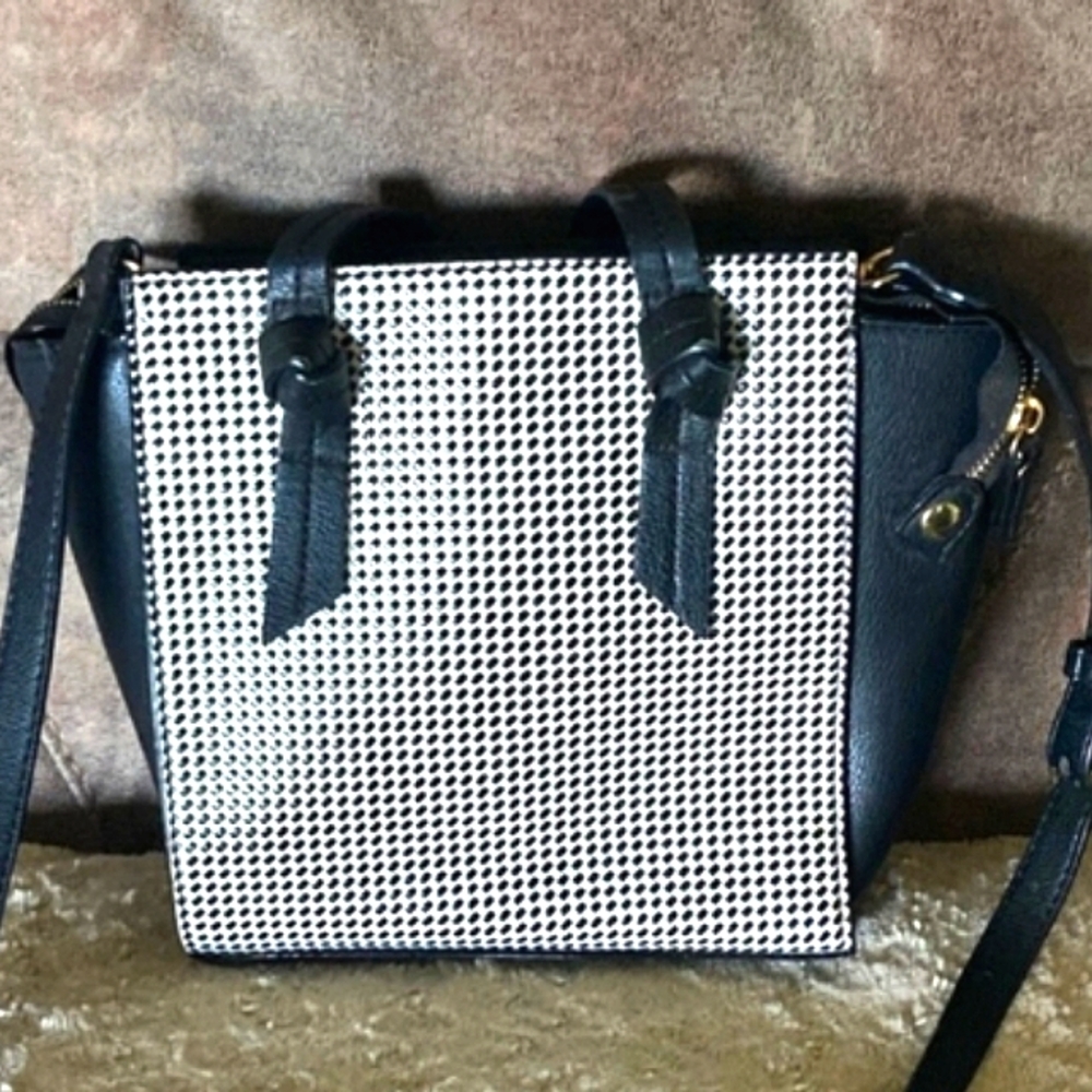 Gianni Bini Black & White Crossbody/Hand Bag EUC